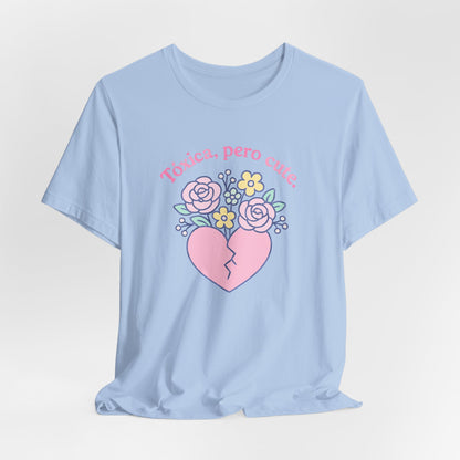 Funny Spanglish Women's Toxic Cute Heartbreak Crew Tee | Gift for Her, Casual Summer Shirt, Toxic Love, Floral Design, Trendy Fashion
